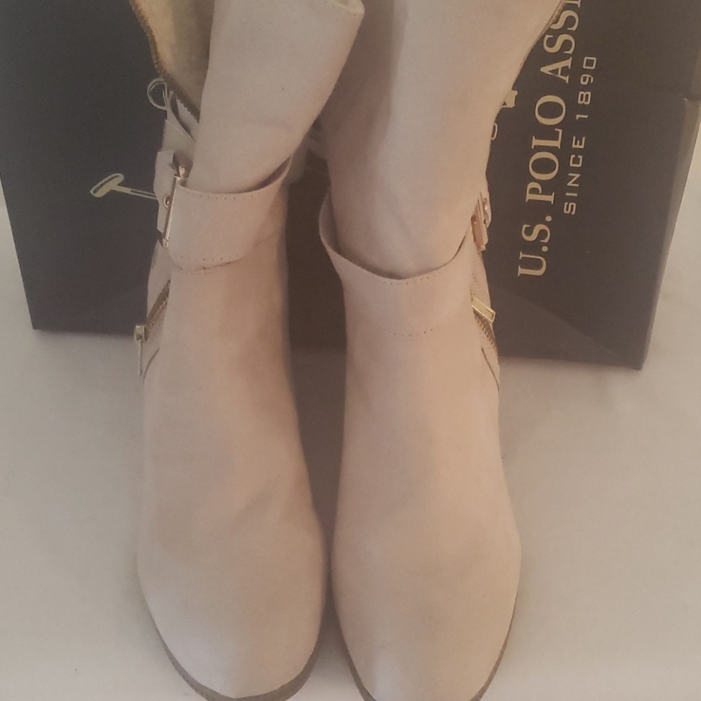 Taupe boots